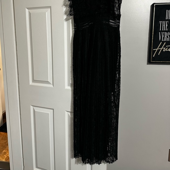 Elegant Black Lace Top - Picture 6 of 11